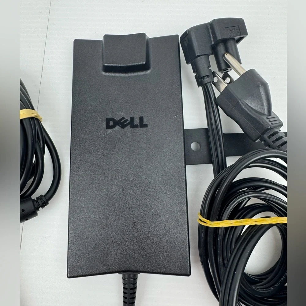 Dell Laptop AC Adapter PA-1900-28D 90W Model LA 90PE1-01 Pre- owned